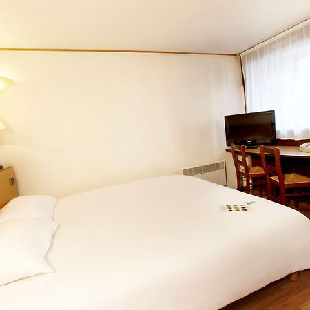 Hotel Campanile Calais Zimmer foto